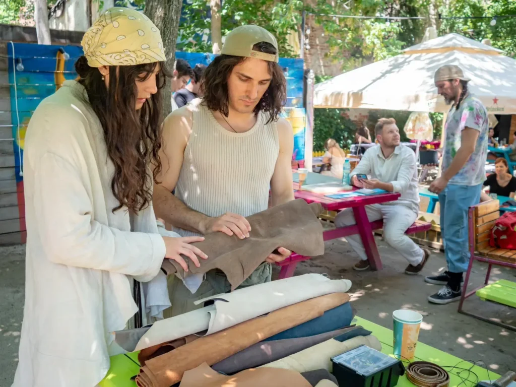 Fiti cu-Minți Creative Fest 2025 - fotografie de la atelierul de pielărit